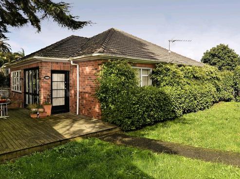 896 Mount Eden Road, Three Kings