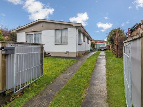 112 California Drive, Totara Park