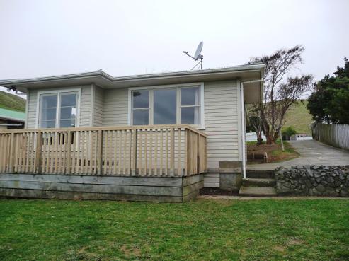 73 Arahura Crescent, Waitangirua