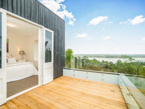 77 Attwood Road, Paremoremo