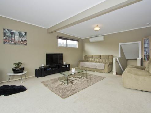 2/15 Chapman Crescent, Naenae