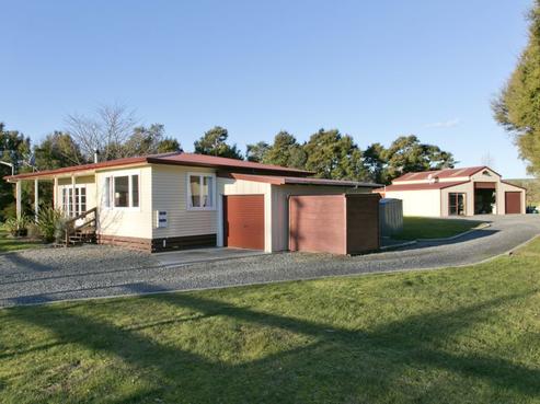 1540 River Road, Broadlands Forest