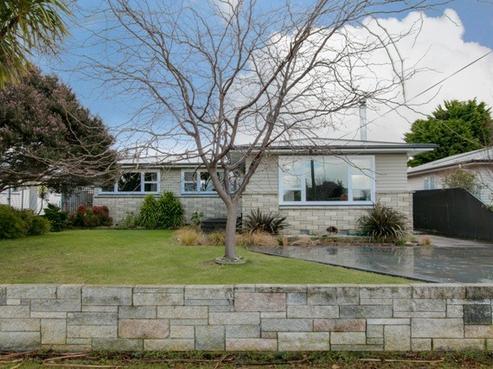 45 Harold Holt Avenue, Onekawa