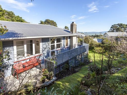 18 Patui Avenue, Thornton Bay