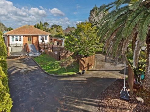 1/245 Lake Road, Belmont