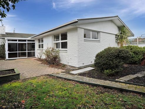 12 Middlepark Road, Sockburn