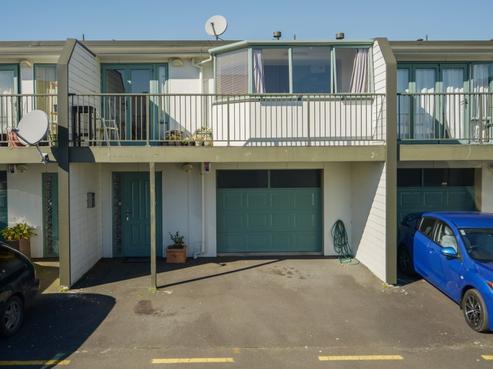 6/11 Bryce Lane, Hamilton Central