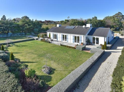 2 Elm Grove, Amberley