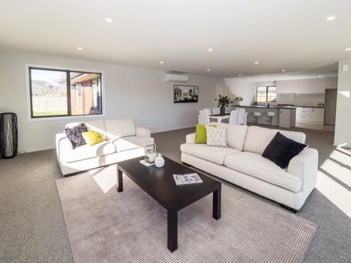 5 Charlesworth Drive, Allenton