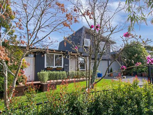 6 Stansfield Place, Sunnyhills