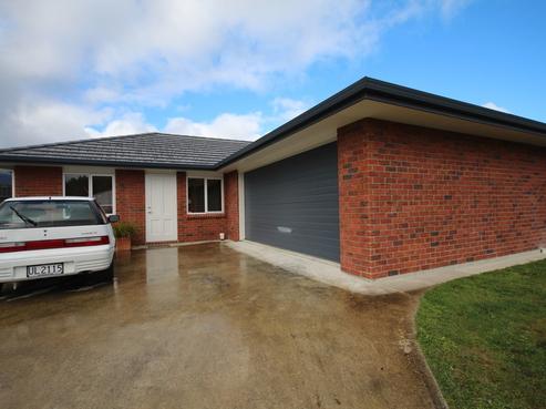 3 Sunstone Crescent, Brown Owl