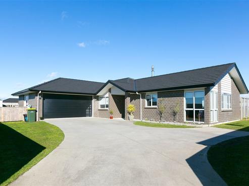 13B Estate Grove, Inglewood