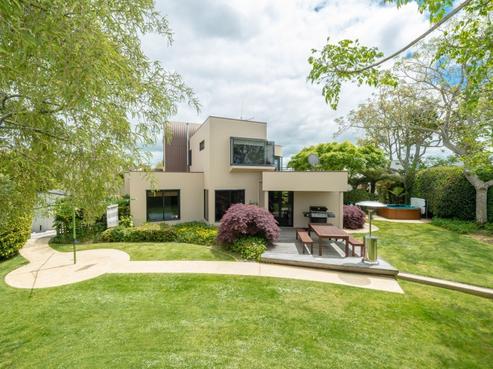 72 Harrowfield Drive, Harrowfield