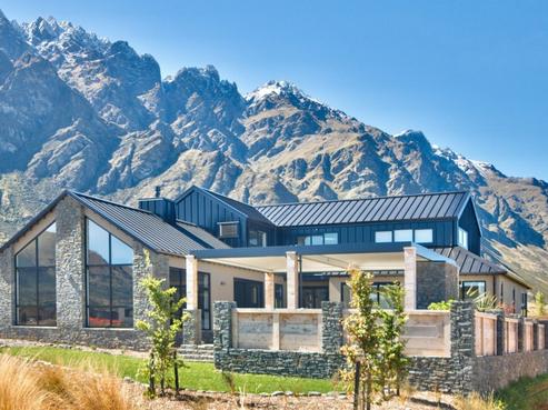9 Bretby Court, Jacks Point