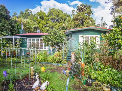 16 Waima Crescent, Titirangi