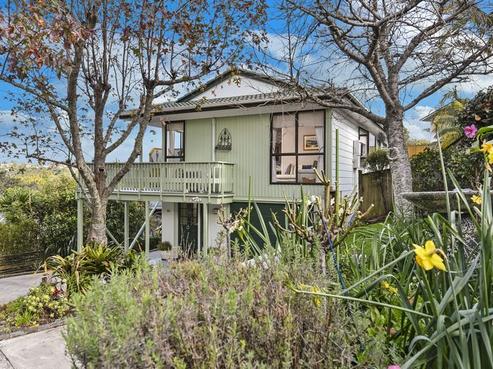 15A Ridgewood Crescent, Birkenhead