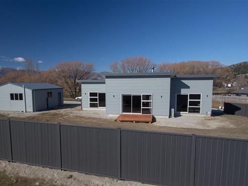 147 Main Road, Luggate