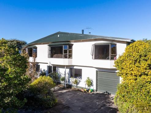 28 Pioneer Crescent, Helensburgh