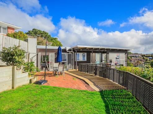 2/2 Danbury Drive, Torbay