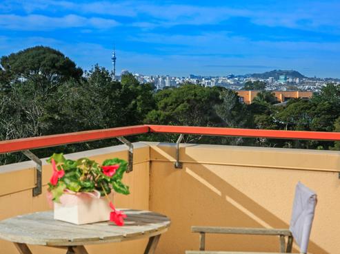 6/270 Onewa Road, Birkenhead