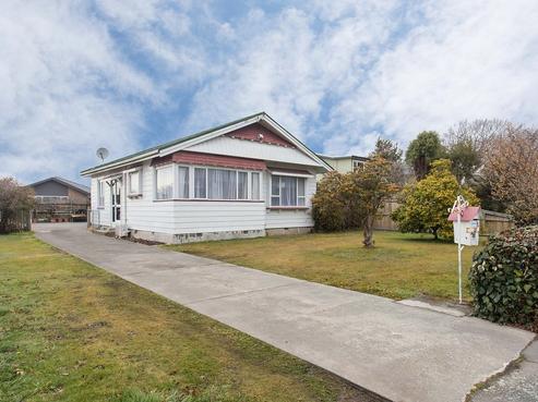 111 Aorangi Road, Bryndwr