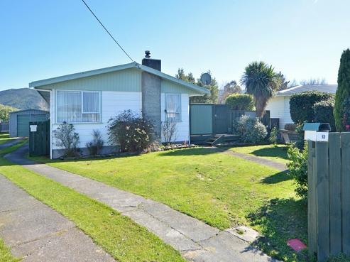 13 Hardie Grove, Featherston