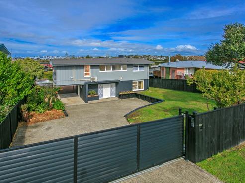 145 Coronation Road, Hillcrest