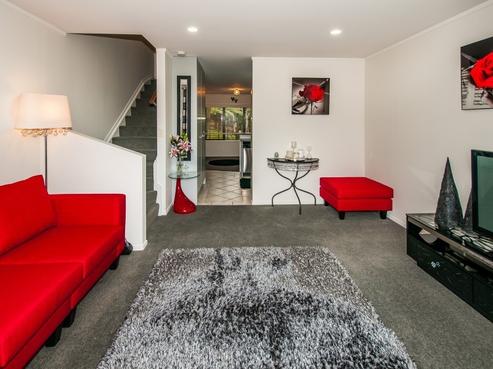 33/8 Flynn Street, Birkdale