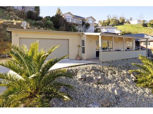 11 Valley Heights Road, Stepneyville