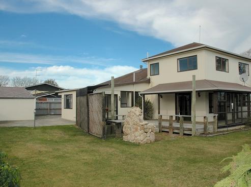 12 School Road, Woodend