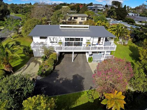 4 Deborah Place, Okura