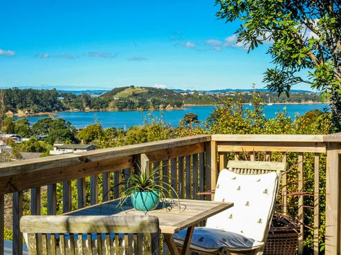 12 Lannan Road, Surfdale