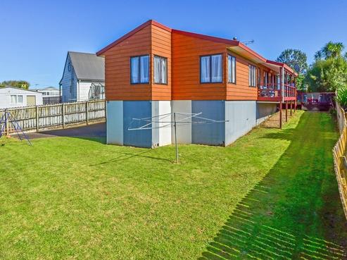 2/31 Gosford Drive, Botany Downs