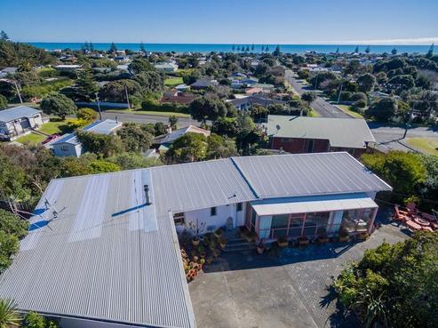 39 Manuka Street, Otaki Beach