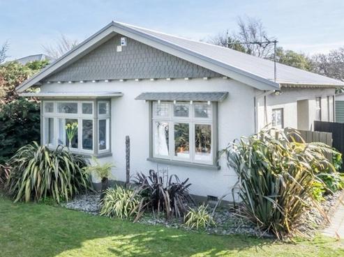 697 Worcester Street, Linwood