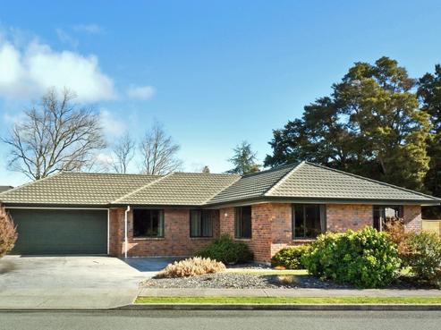 4 Genia Drive, Wakefield