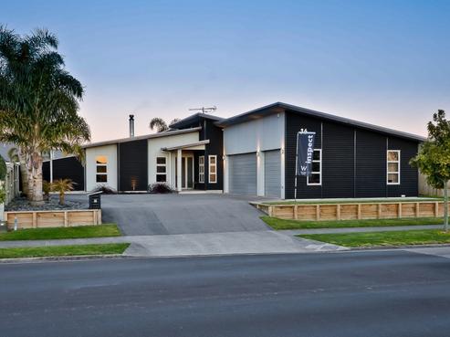 36 Palliser Drive, Huntington