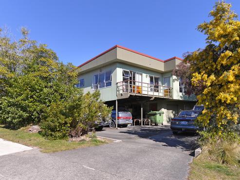 9 Farnham Drive, Richmond