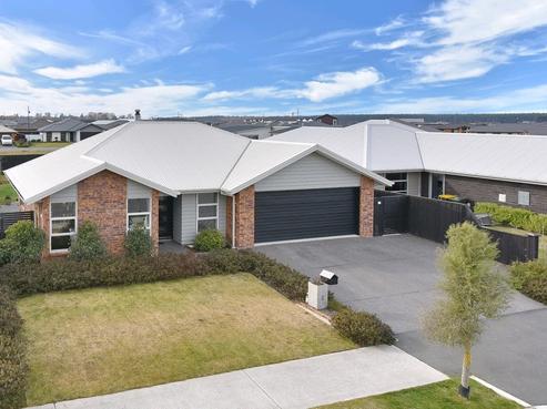 8 Arahura Road, Pegasus