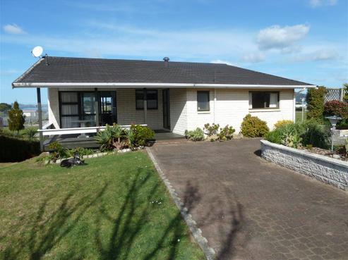 8 Hornsea Road, Tairua