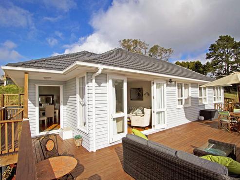 18 Awarangi Rise, Oratia