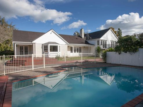 438 Marshmeadow Road, Puketaha