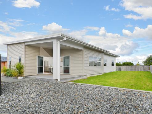 90 Barbados Way, One Tree Point