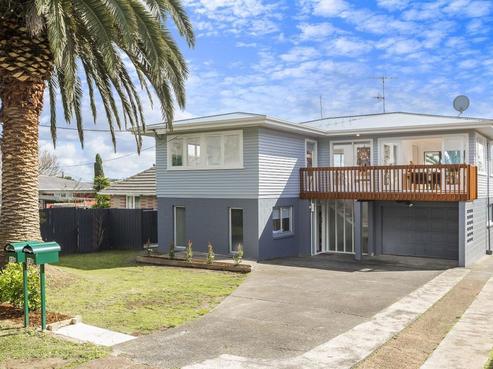 13 Tiri Tiri Road, Birkdale
