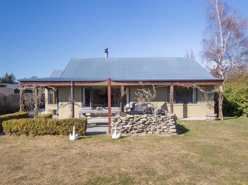 25 Bernard Road, Albert Town