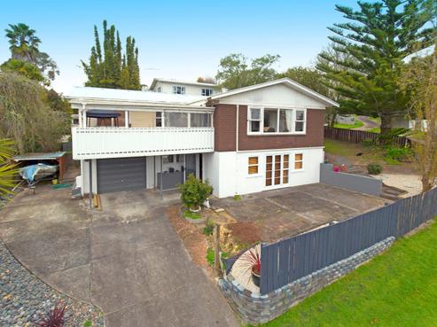 70 Vandeleur Avenue, Birkdale