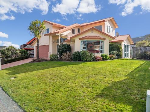 17 Clearwater Terrace, Brown Owl