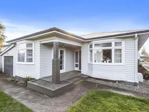 111 Albert Street, Hamilton East