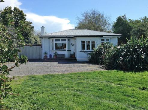 196 Main Road, Clive