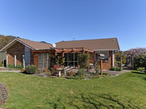 36 Farnham Drive, Richmond